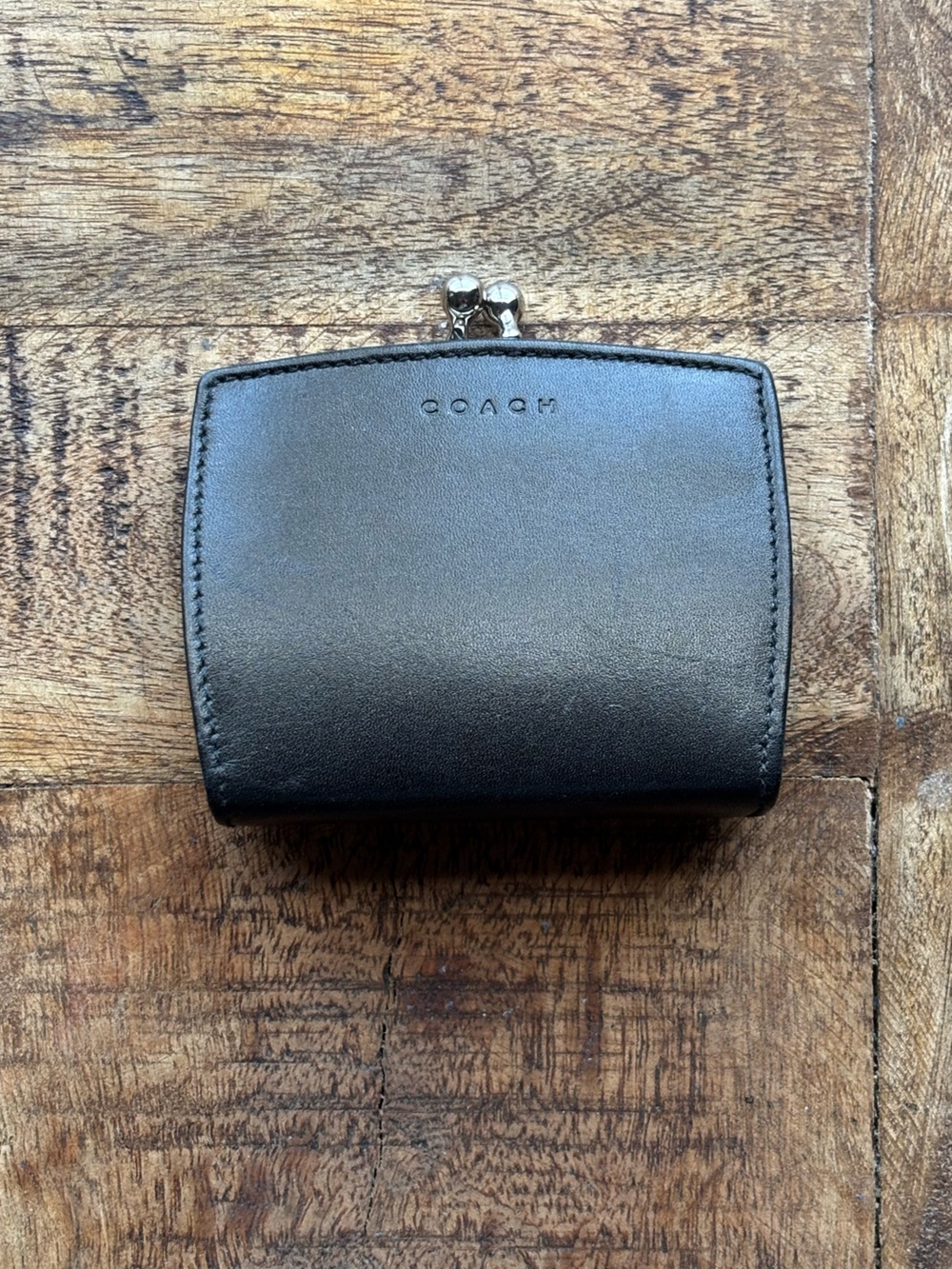 🔐🤍🖤Y2K COACH Pearlized Leather Kisslock Coin Purse